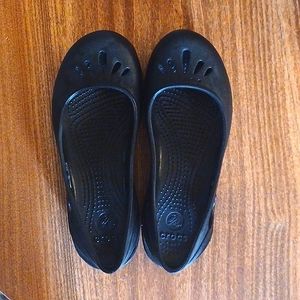 Crocs black ballet shoe 6W